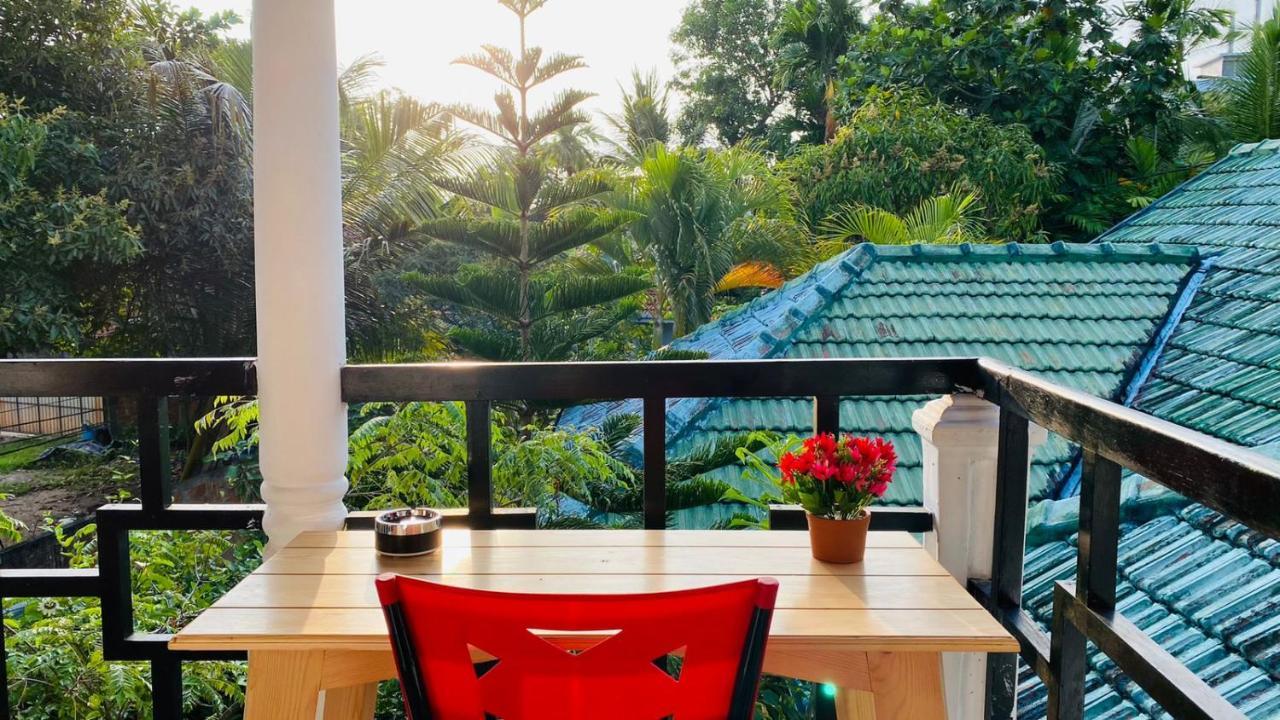 Rituale Guest House - Surf & Yoga Mirissa Bagian luar foto