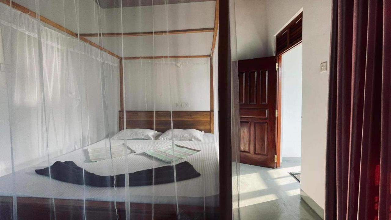 Rituale Guest House - Surf & Yoga Mirissa Bagian luar foto