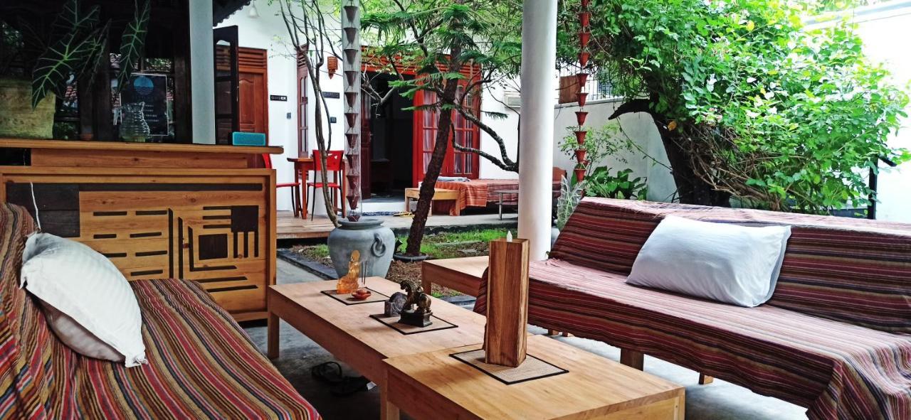 Rituale Guest House - Surf & Yoga Mirissa Bagian luar foto