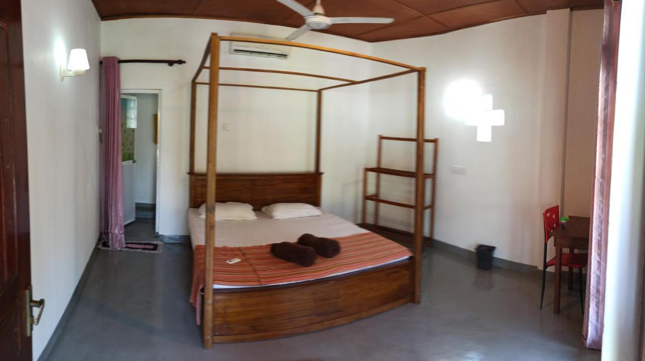 Rituale Guest House - Surf & Yoga Mirissa Bagian luar foto