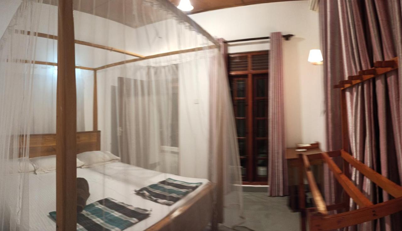 Rituale Guest House - Surf & Yoga Mirissa Bagian luar foto