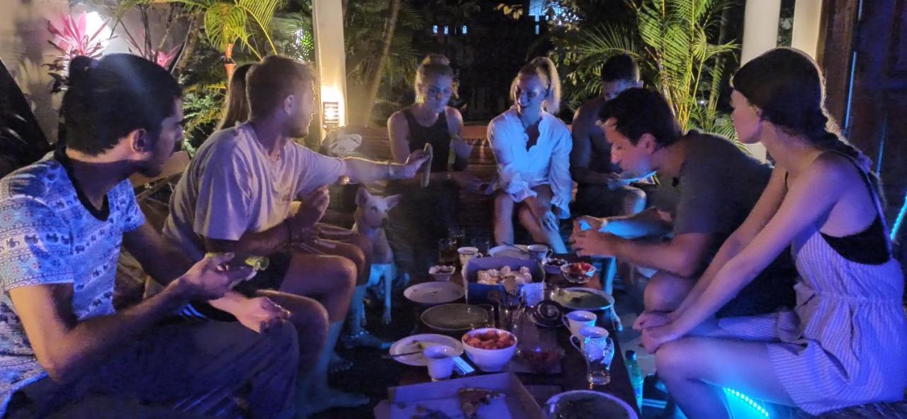 Rituale Guest House - Surf & Yoga Mirissa Bagian luar foto