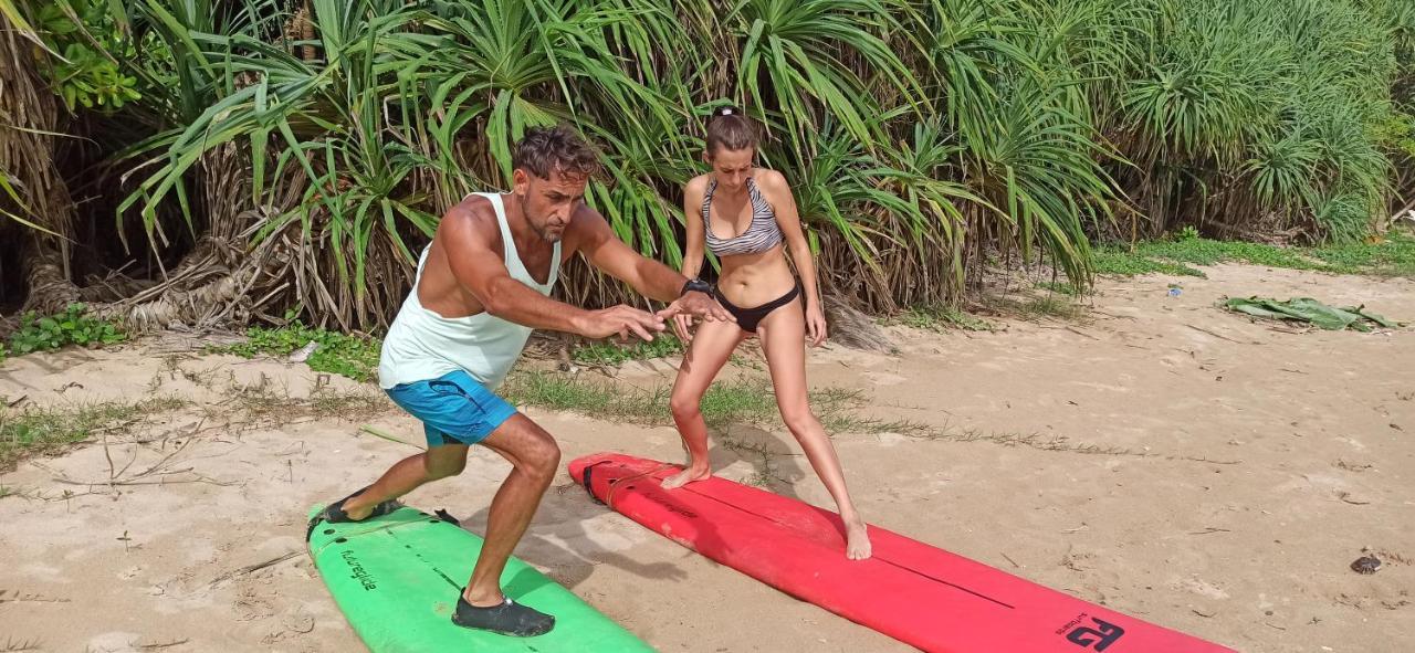 Rituale Guest House - Surf & Yoga Mirissa Bagian luar foto