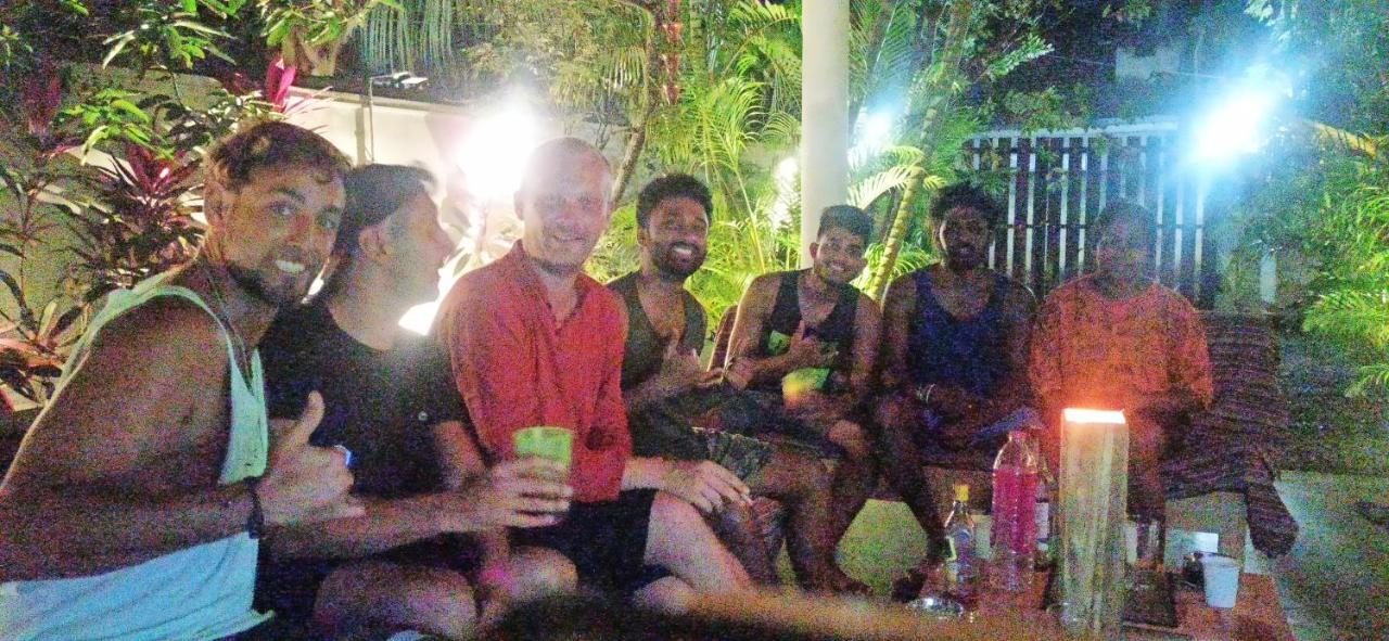 Rituale Guest House - Surf & Yoga Mirissa Bagian luar foto